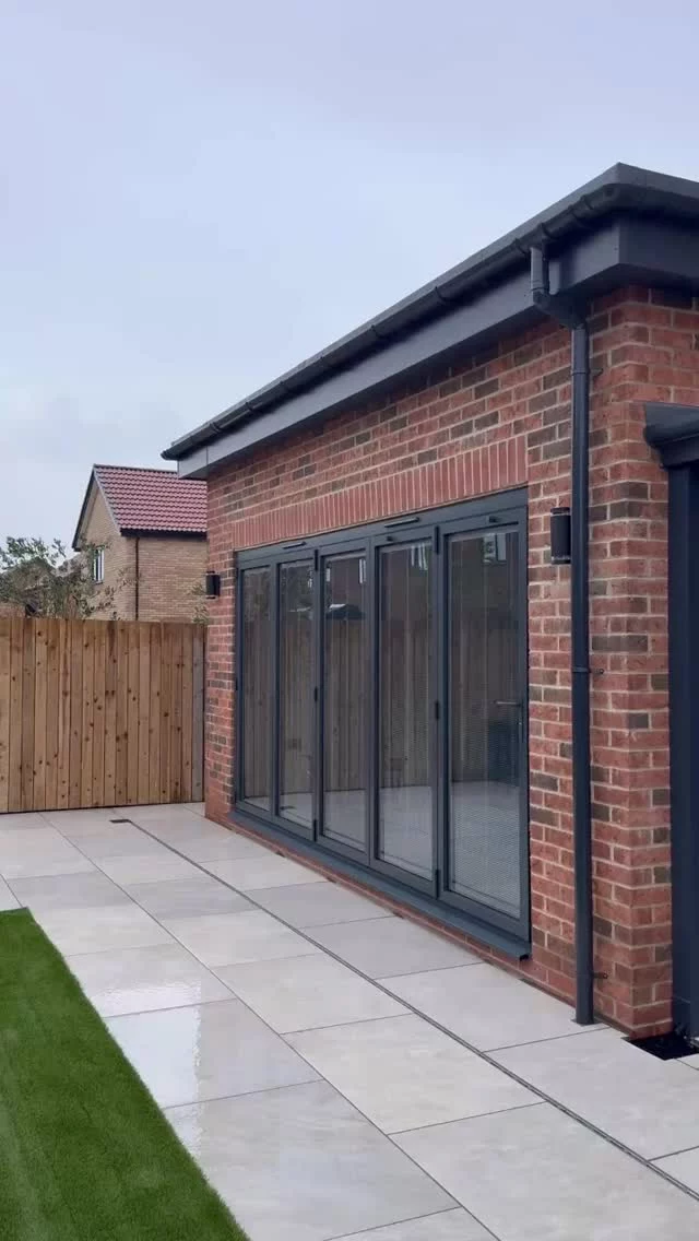 Create a space that works in every season.
Our bi-folding doors offer thermal efficiency, security, and effortless operation - so you can enjoy indoor-outdoor living all year round.